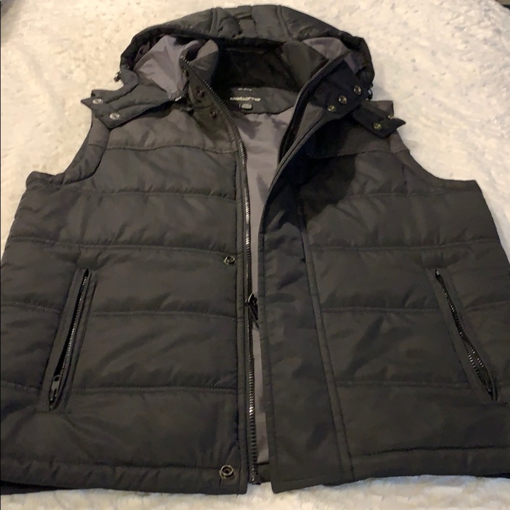 Claiborne Men’s Vest